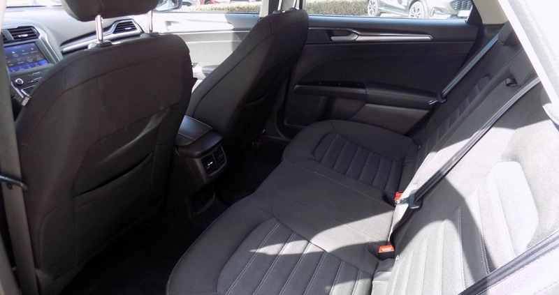Ford Mondeo cena 88888 przebieg: 59700, rok produkcji 2020 z Szczecin małe 704
